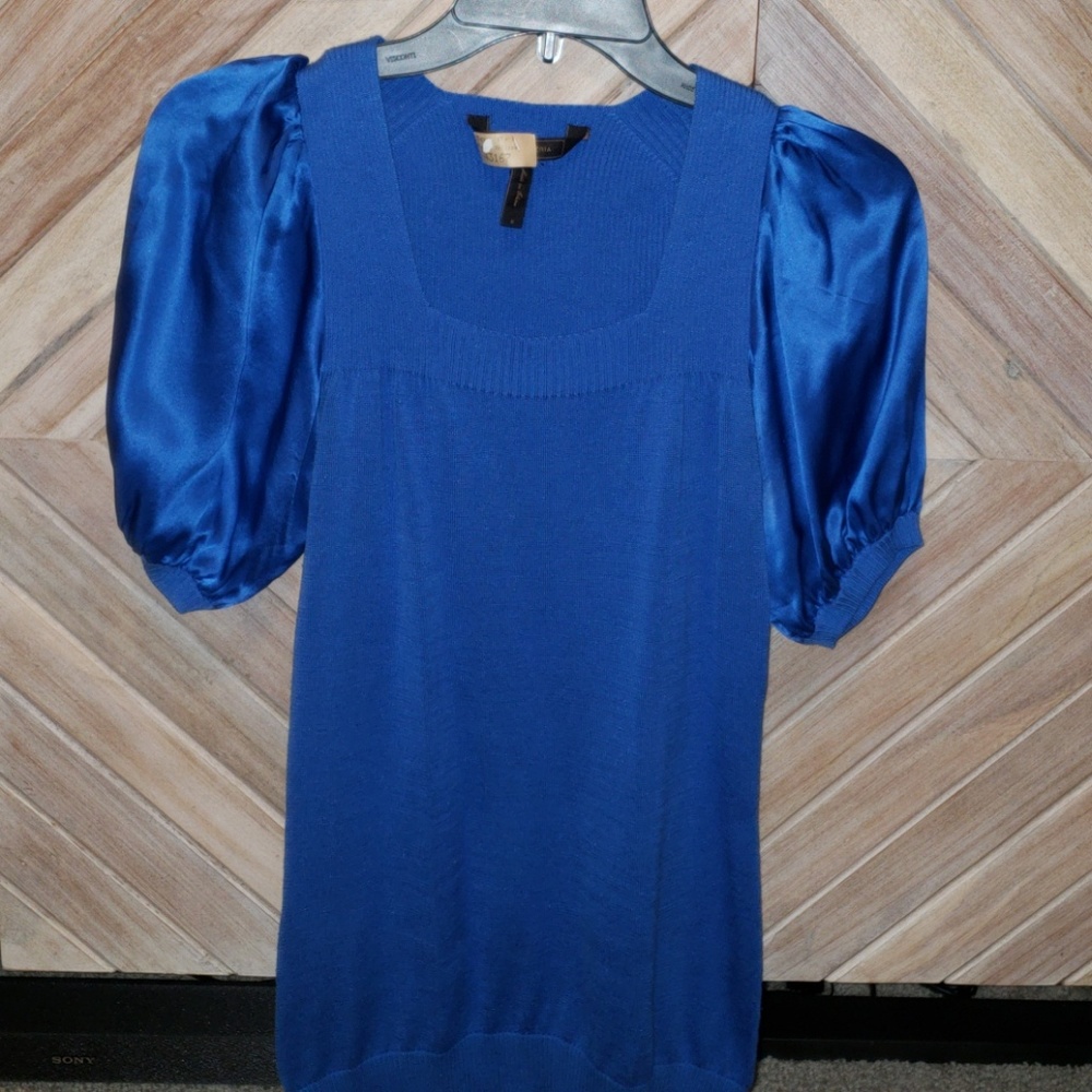 BCBGMaxAzria Royal Blue Size Small Top Puff Sleeve